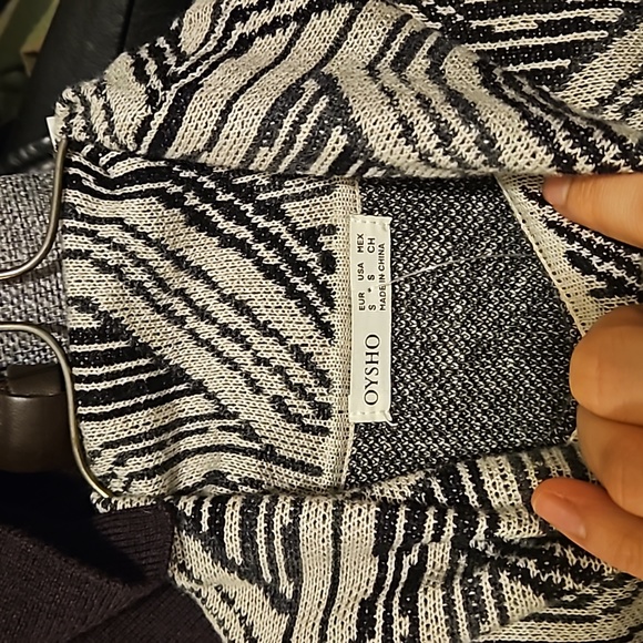 Ornate geometric abstract anthro long sleeve turtleneck - Picture 2 of 2